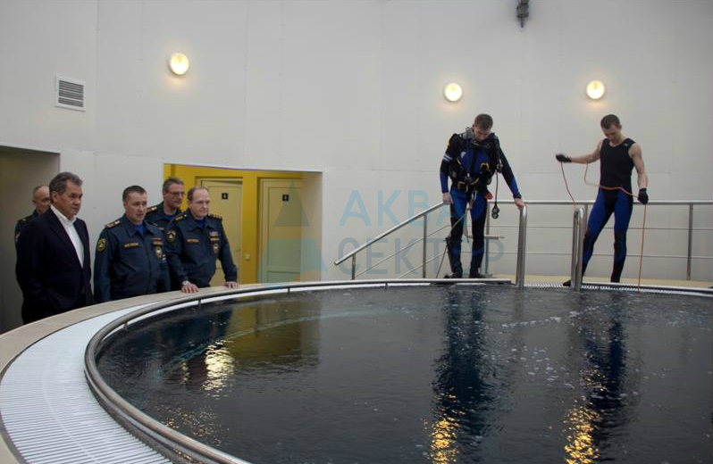 Deep pool for divers training