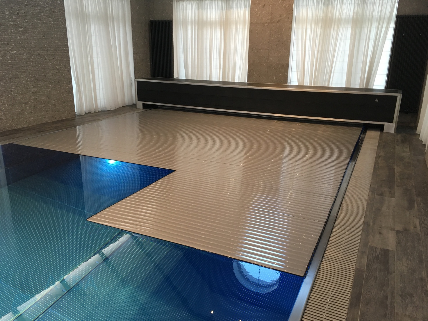 Indoor overflow swimming pool 12х5