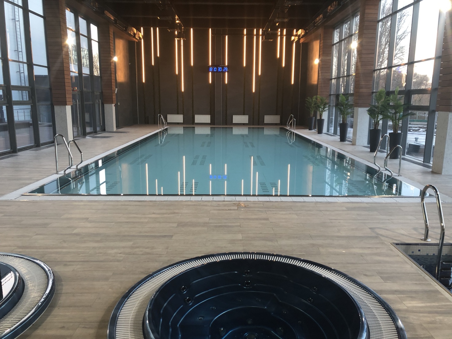 Оverflow swimming pool 18х7,5